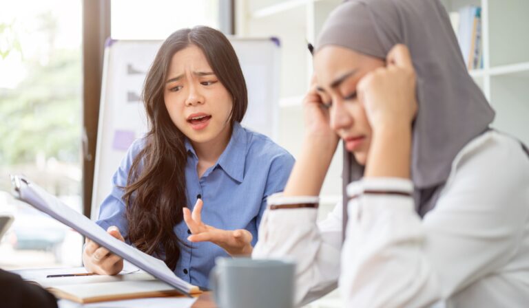 paras arguing at work, unprofessional