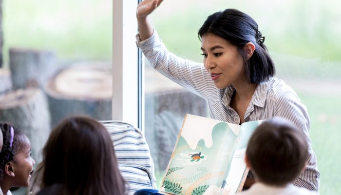 teaching reading to class, doing an interactive readaloud